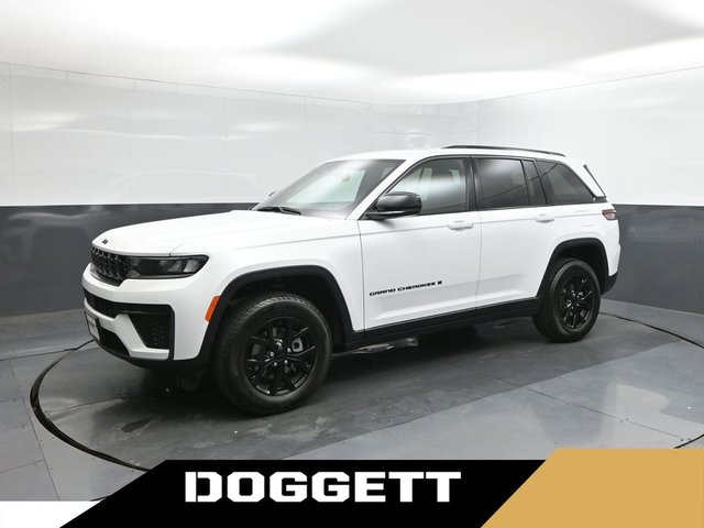 2026 Jeep Grand Cherokee Laredo Altitude