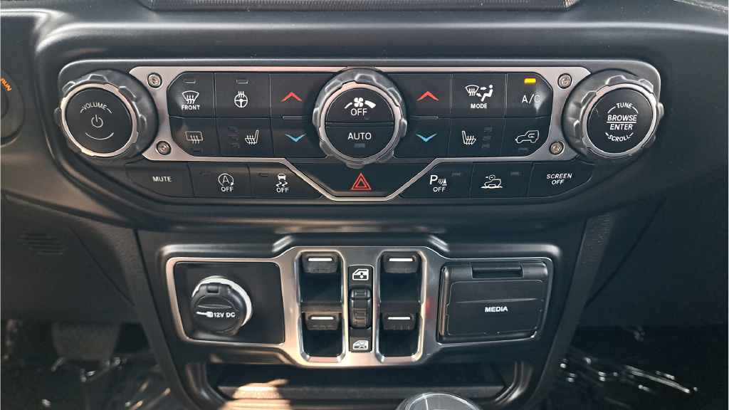 Used 2022 Gray Jeep High Altitude image 21
