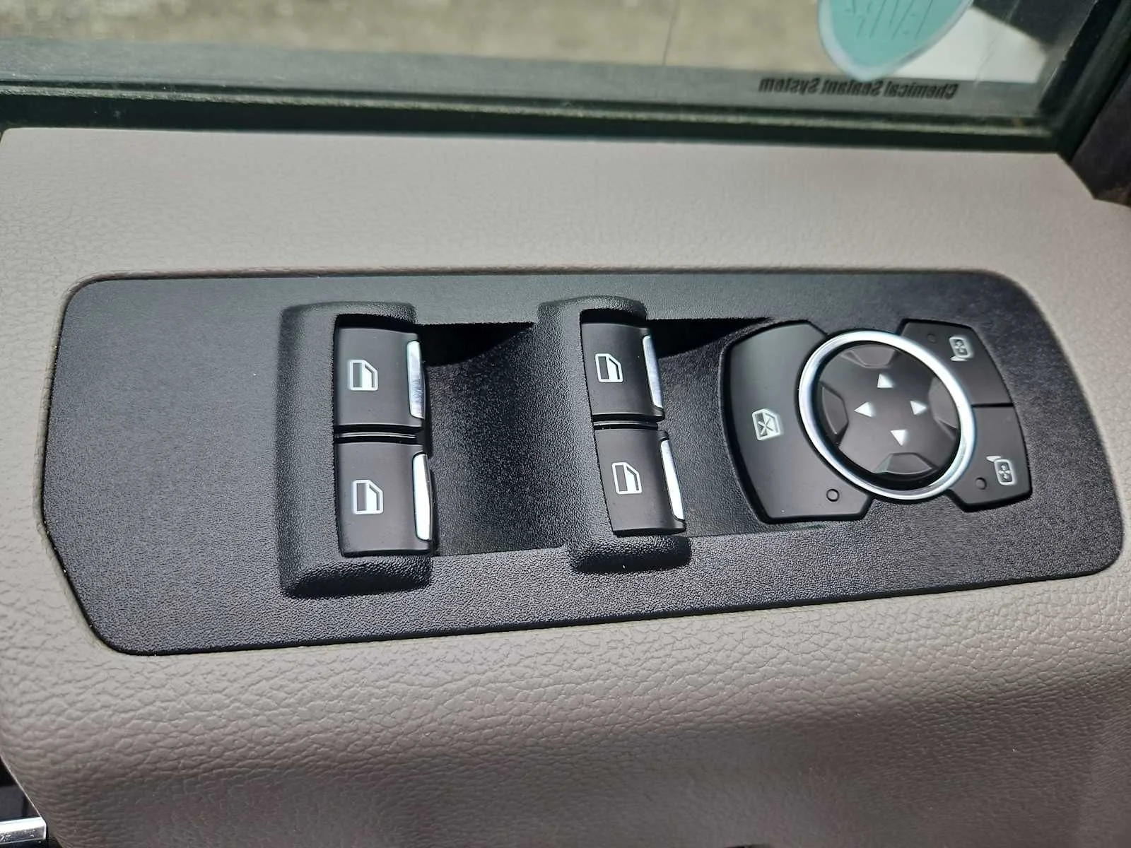 Used 2020 Oxford White/Magnetic Ford XLT image 11