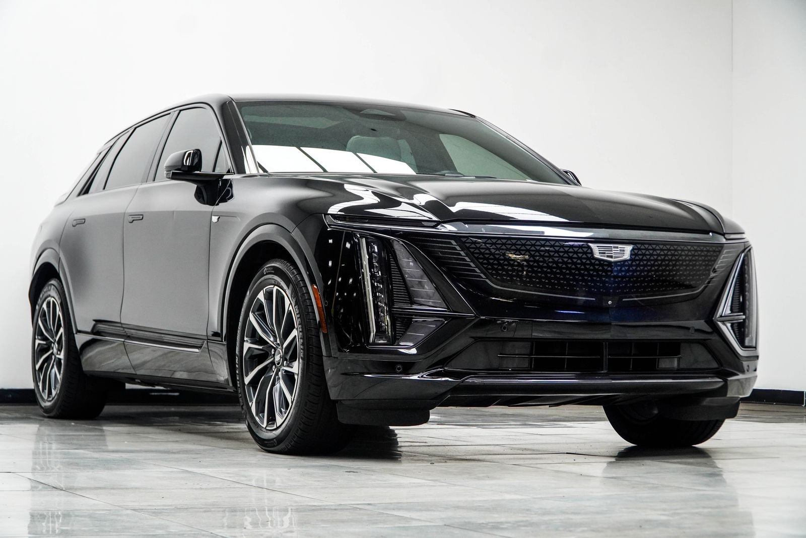 Used 2024 Black Cadillac Sport image 5
