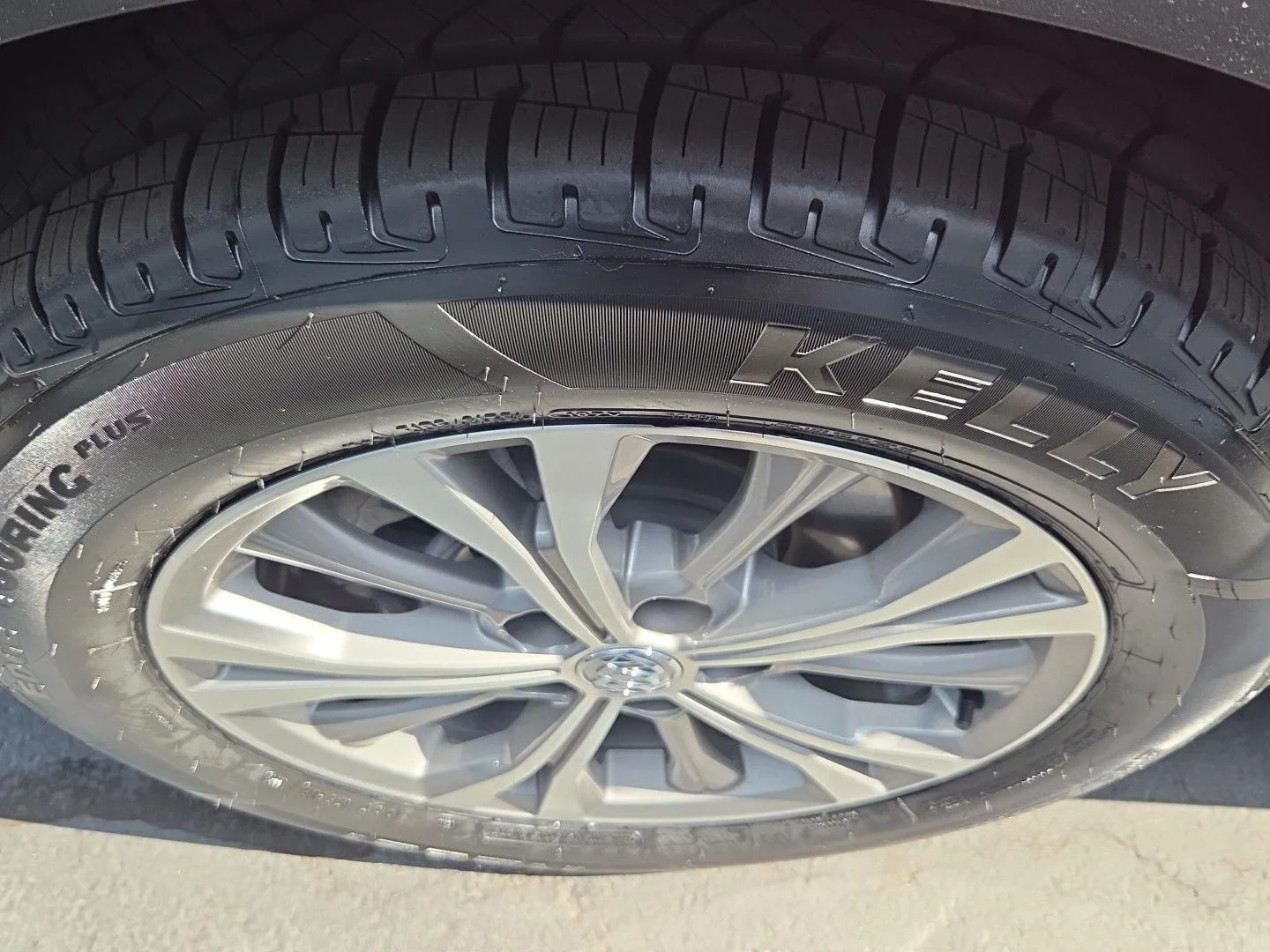 Used 2022 Cinnabar Metallic Buick Preferred image 5