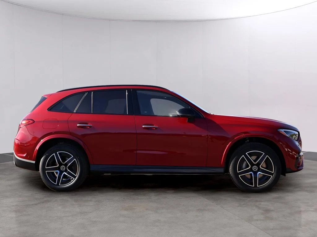 Used 2026 MANUFAKTUR Patagonia Red Metallic Mercedes-Benz GLC 300 image 4
