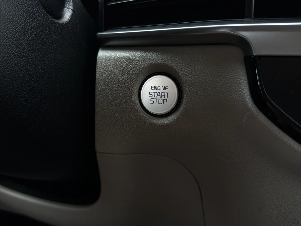 Used 2024 Glacial White Pearl Kia S image 15