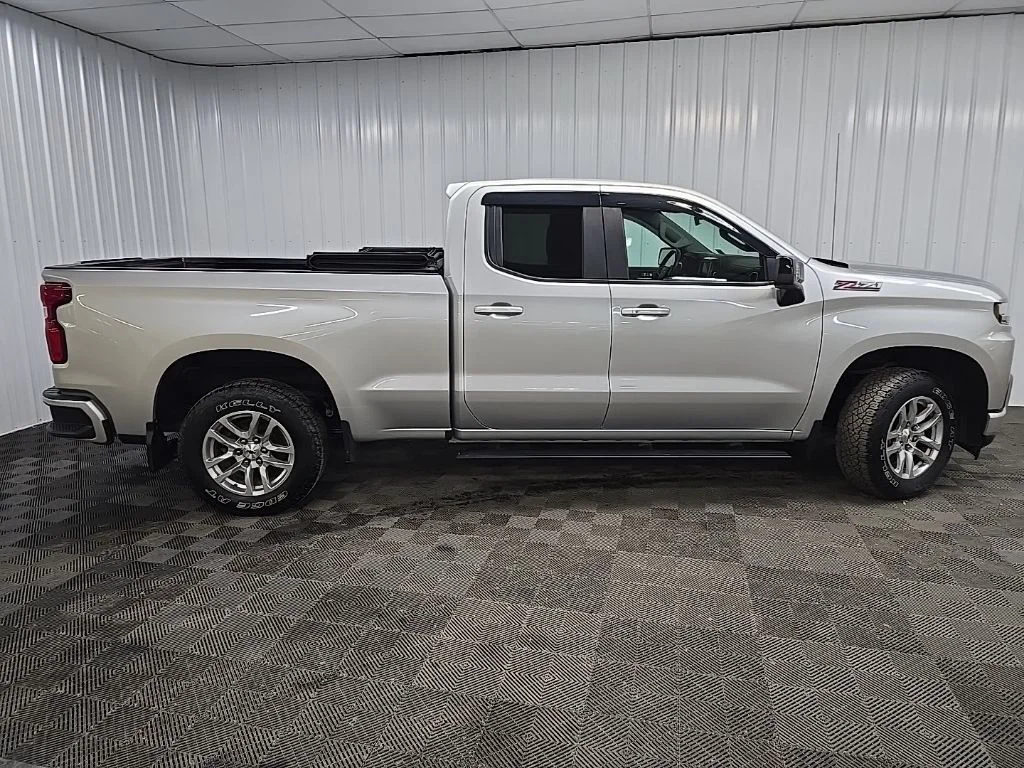 Used 2020 Silver Chevrolet RST image 2