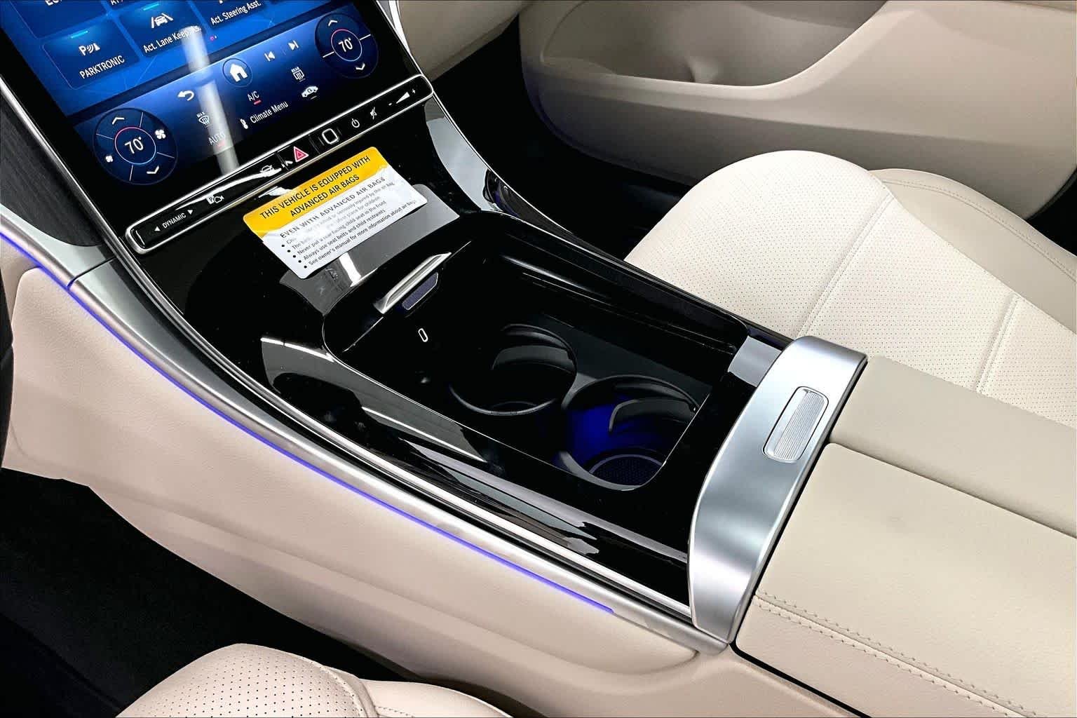 New 2026 Polar White Mercedes-Benz GLC 300 image 7