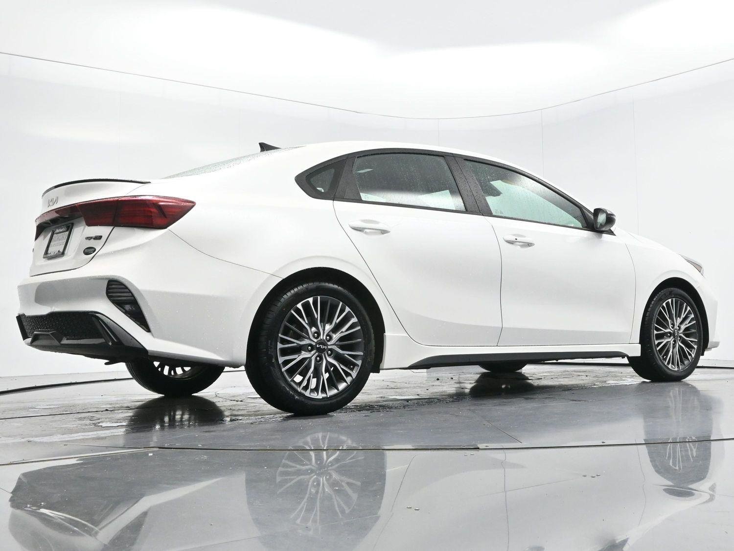 Used 2022 Snow White Pearl Kia GT-Line image 51