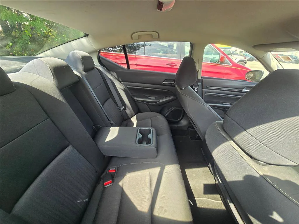Used 2020 Silver Nissan 2.5 S image 6