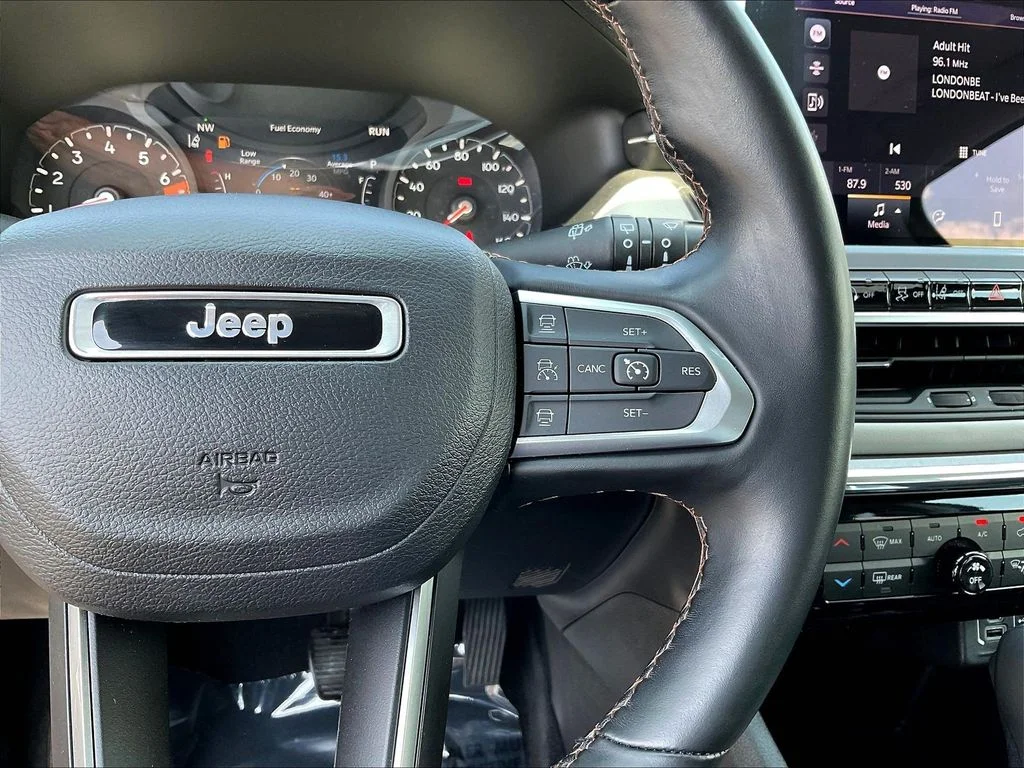 Certified Used 2022 Granite Crystal Clearcoat Metallic Jeep Limited image 12