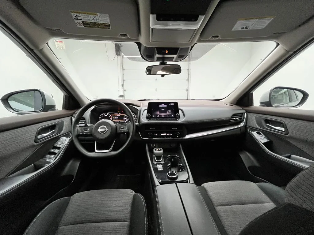 Used 2023 Silver Nissan SV image 4
