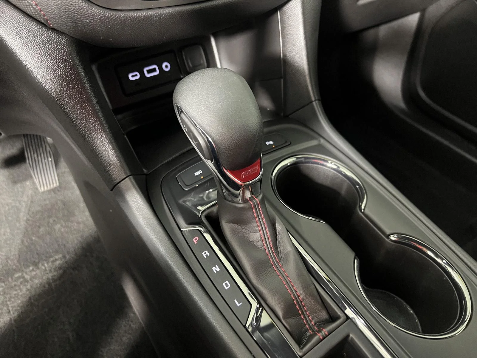 Used 2024 Mosaic Black Metallic Chevrolet RS image 43