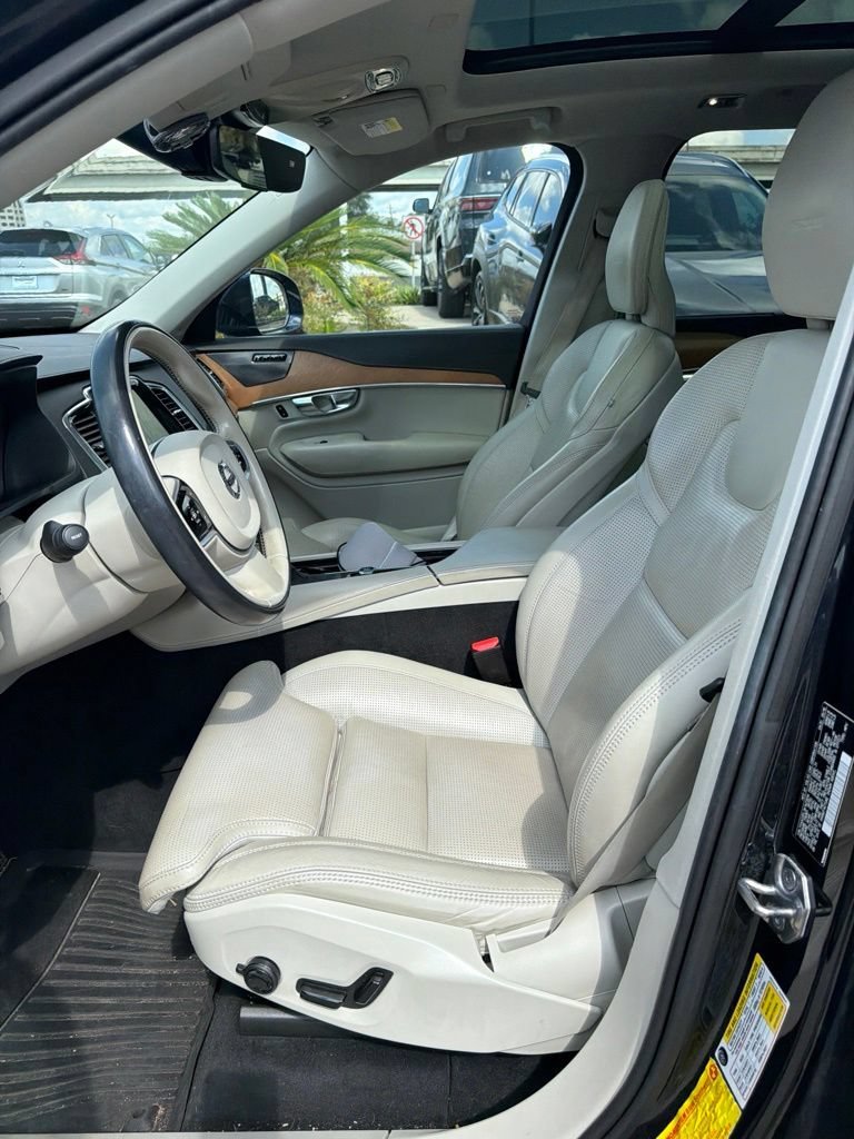 Used 2019 Magic Blue Metallic Volvo T6 Inscription image 14