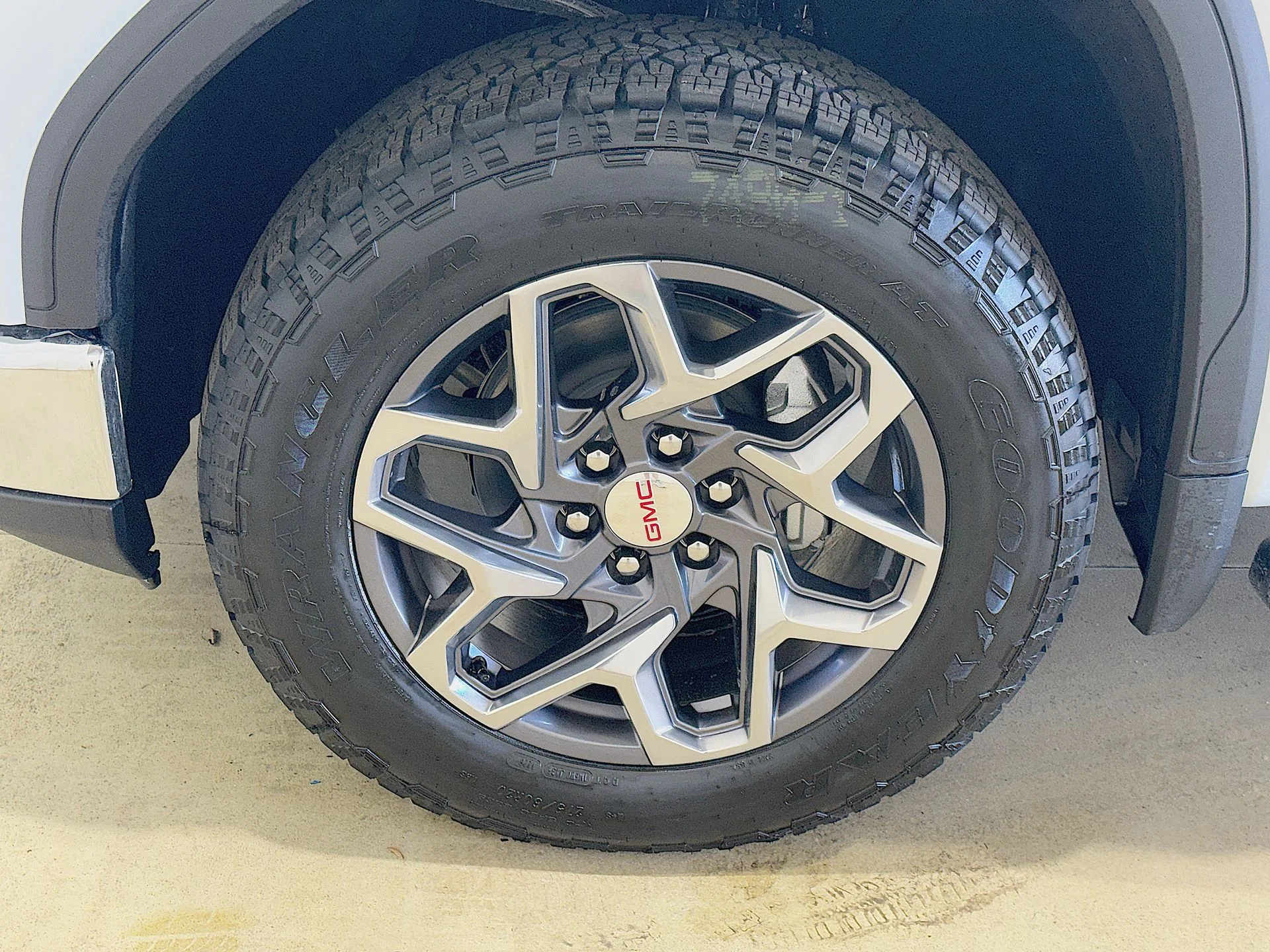 New 2026 Glacier White Tricoat GMC SLT image 33