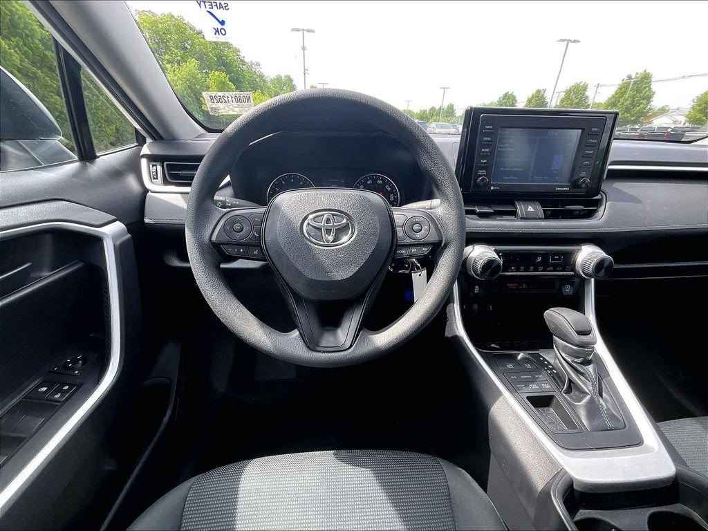 Used 2021 White Toyota LE image 17