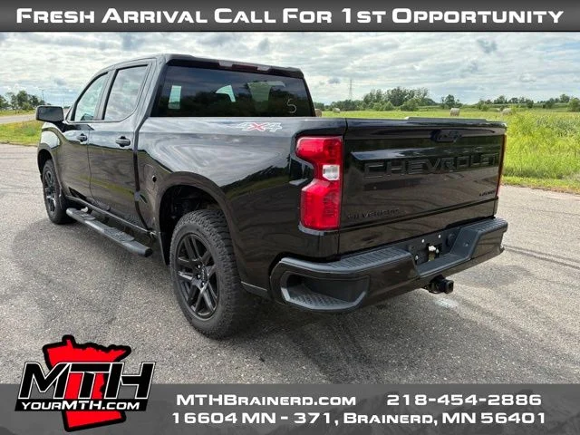 Used 2023 Black Chevrolet Custom image 6