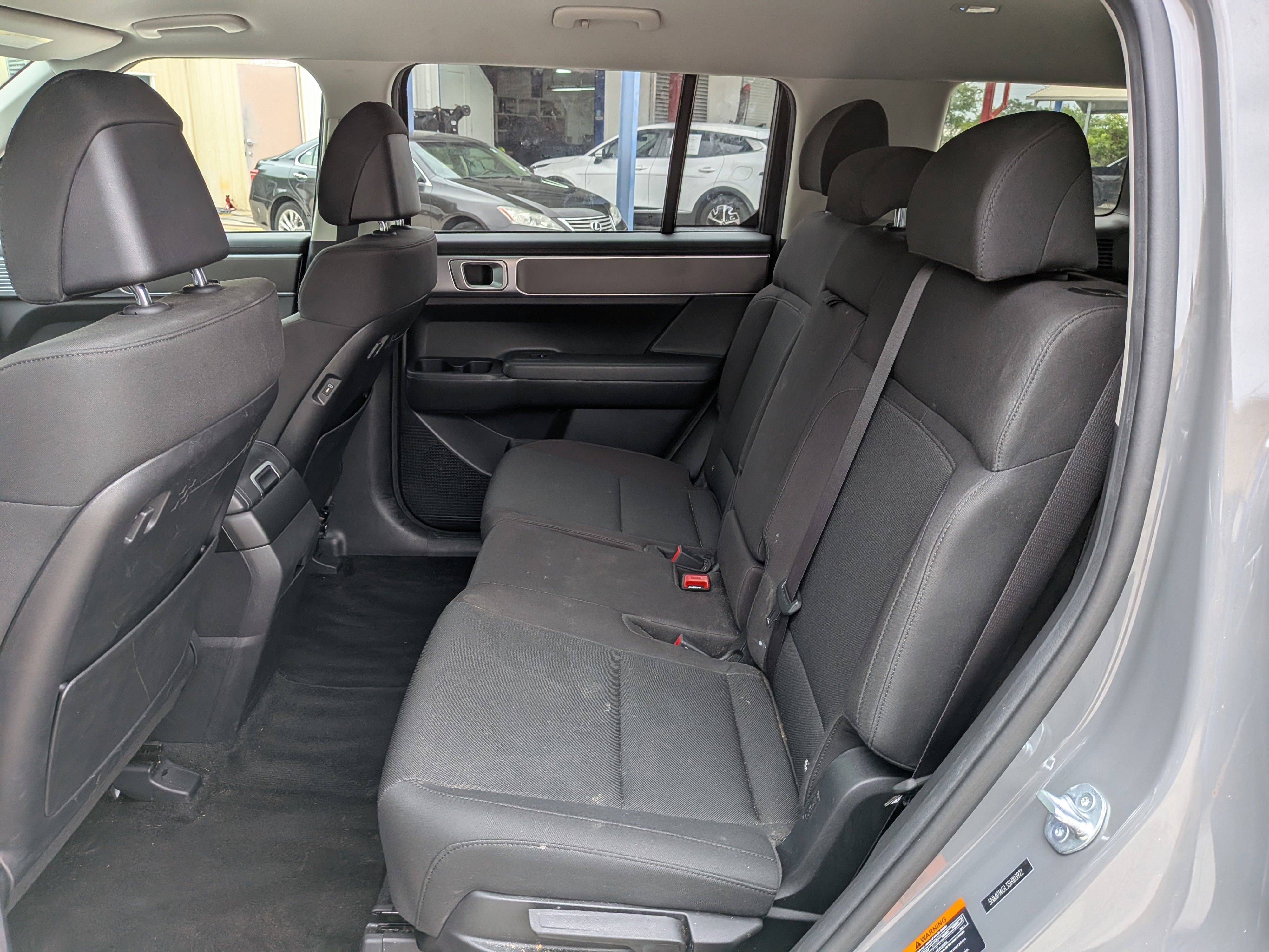 Used 2025 Hampton Gray Hyundai SE image 10