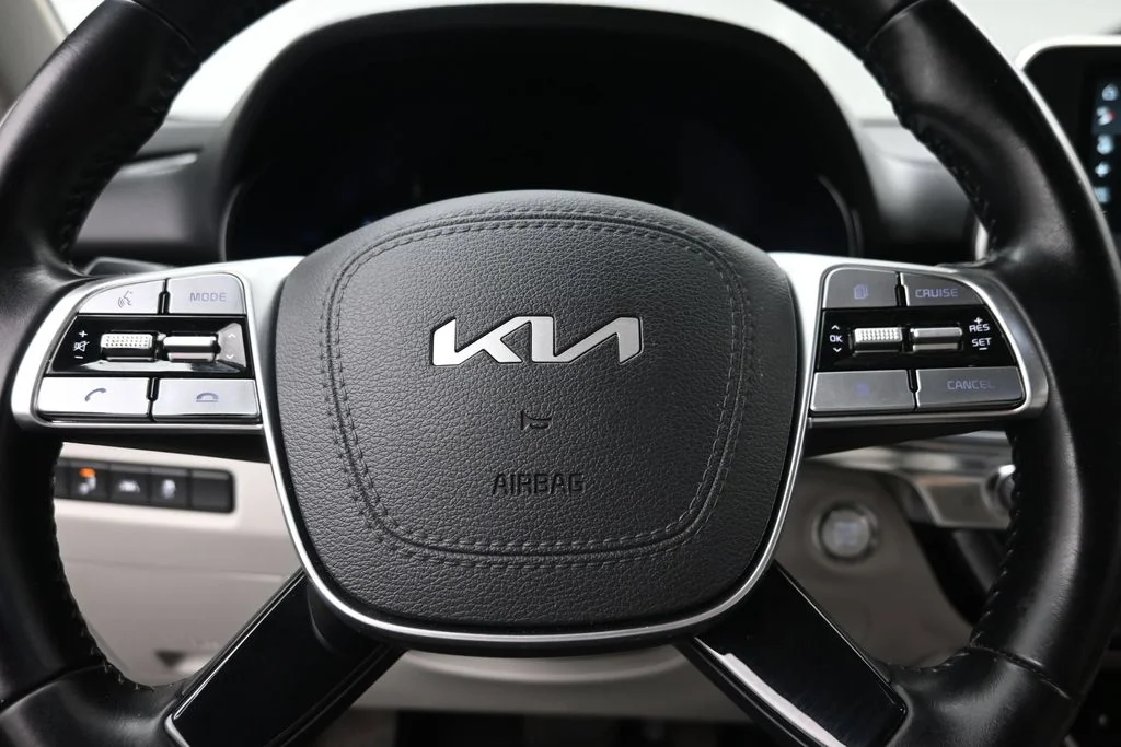 Certified Used 2022 Green Kia S image 17