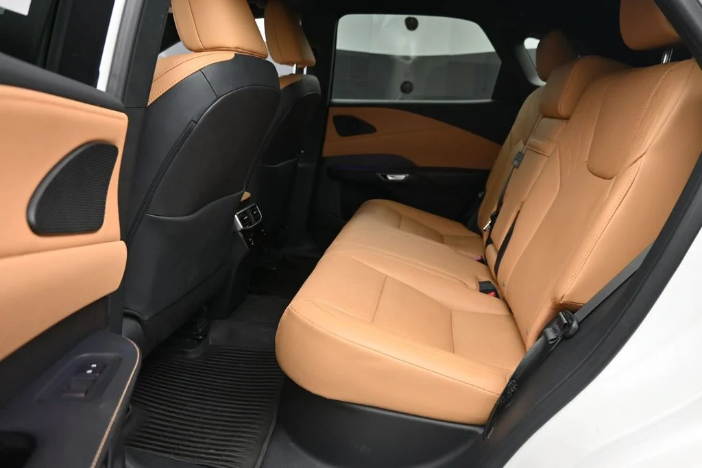 Used 2025 White Lexus 350 Premium Plus image 12