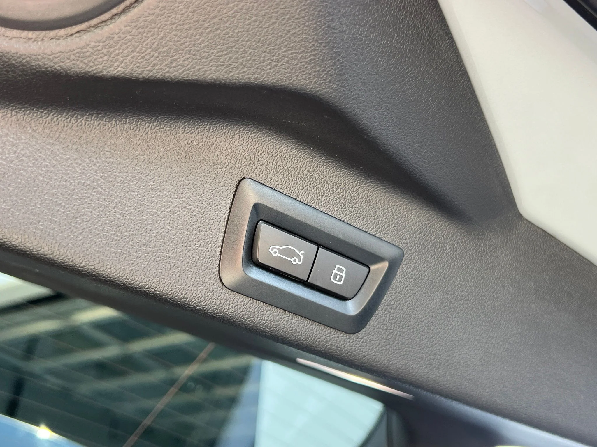 Used 2024 Gray BMW M60i image 22