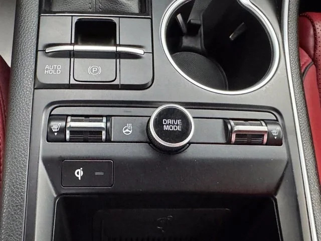 Used 2023 White Kia GT-Line image 38
