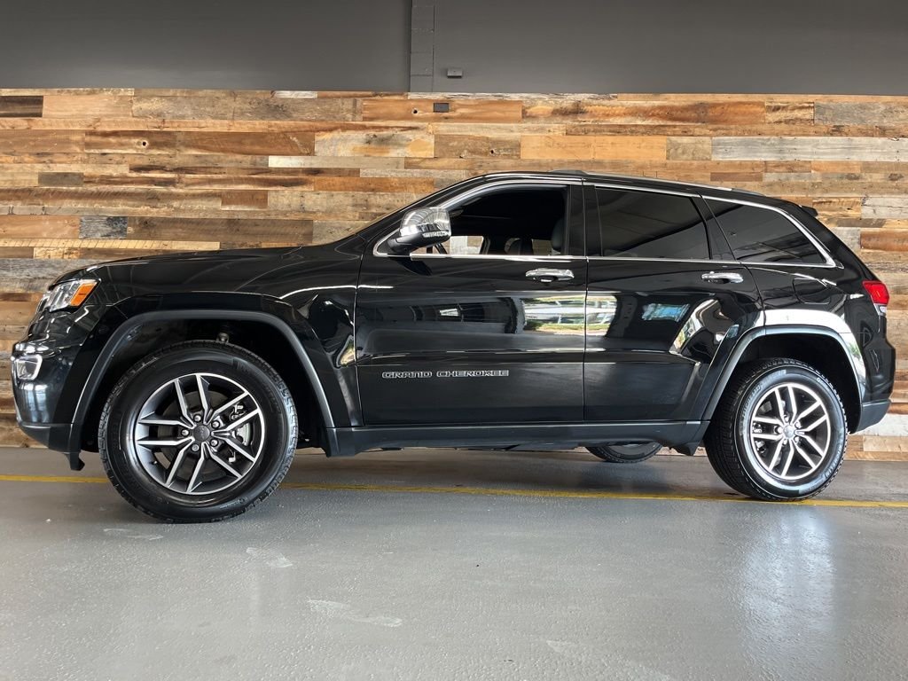 Used 2021 Diamond Black Jeep Limited image 15