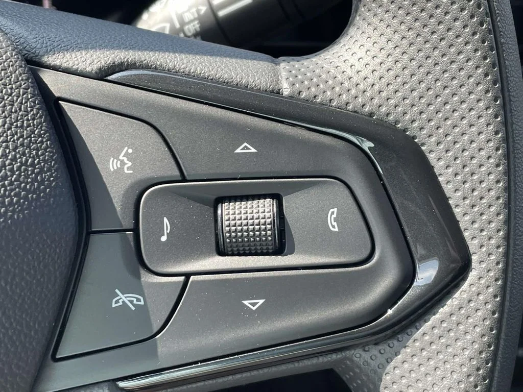 New 2026 Mosaic Black Metallic Chevrolet LT image 27