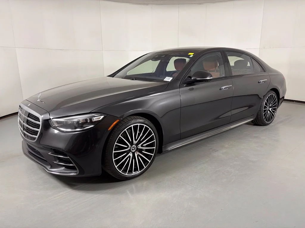 Used 2023 Gray Mercedes-Benz S 500 image 4