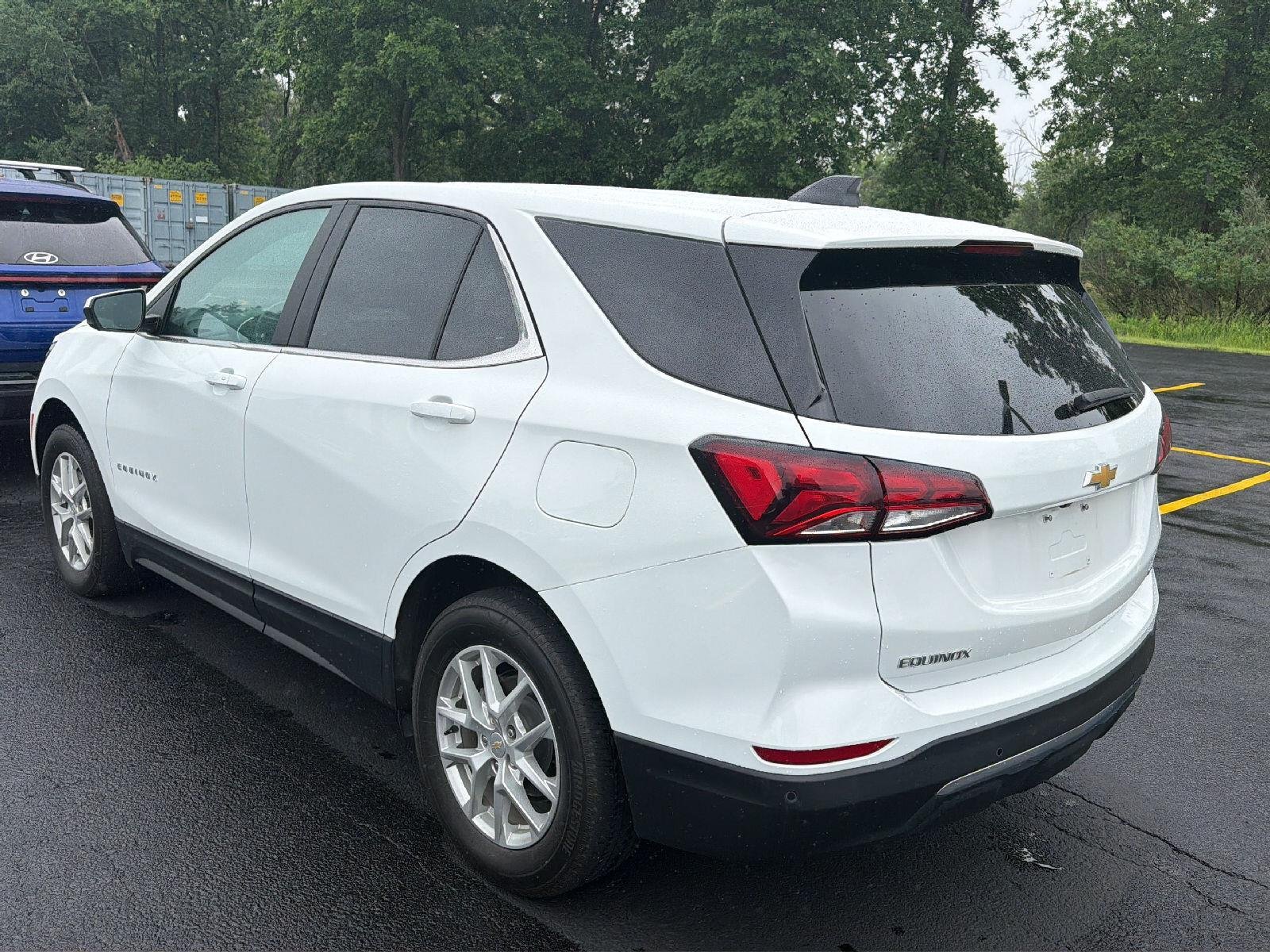 Used 2023 Summit White Chevrolet LT image 3