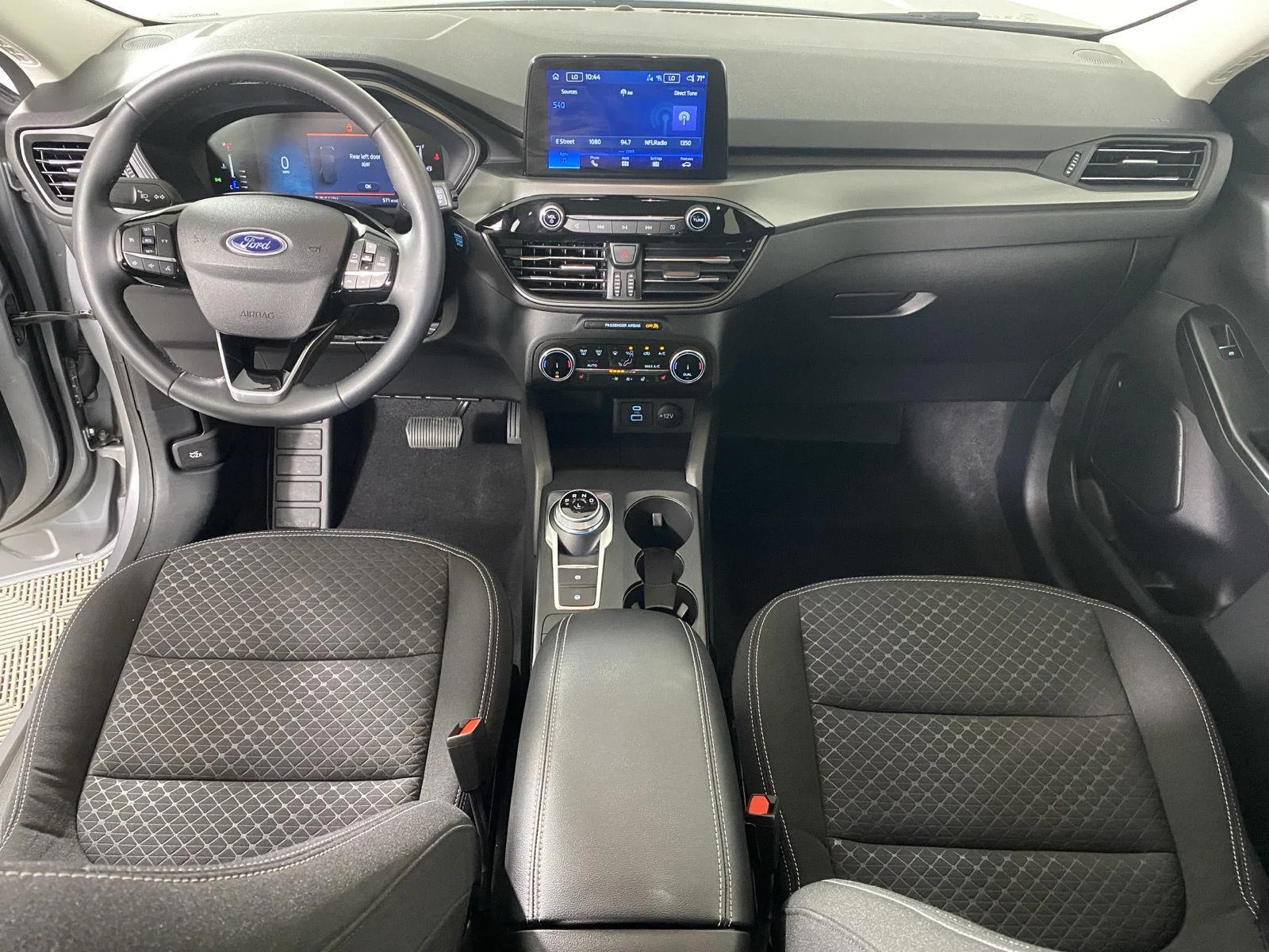 Used 2023 Iconic Silver Ford Active image 24