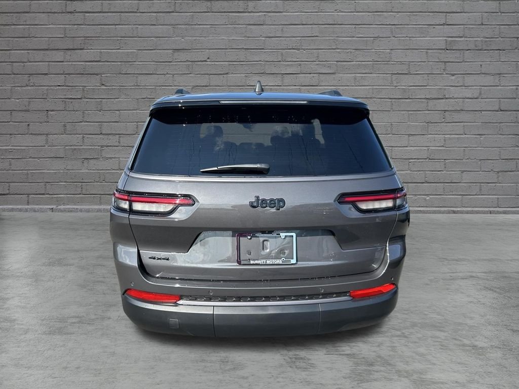 New 2026 Baltic Gray Metallic Clearcoat Jeep Altitude image 7