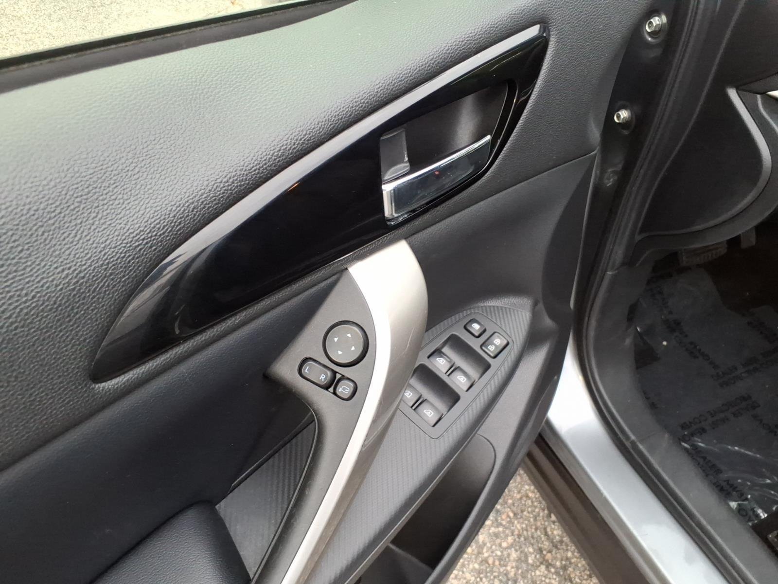 Used 2024  MITSUBISHI  image 11
