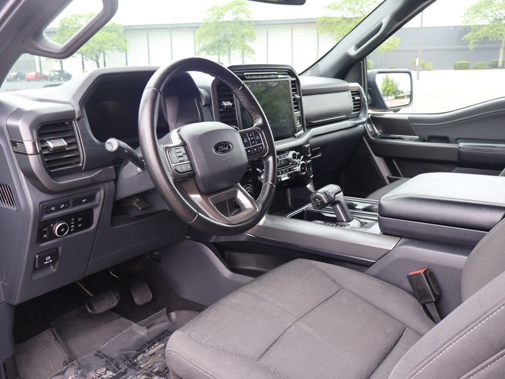Used 2024 Black Ford XLT image 26