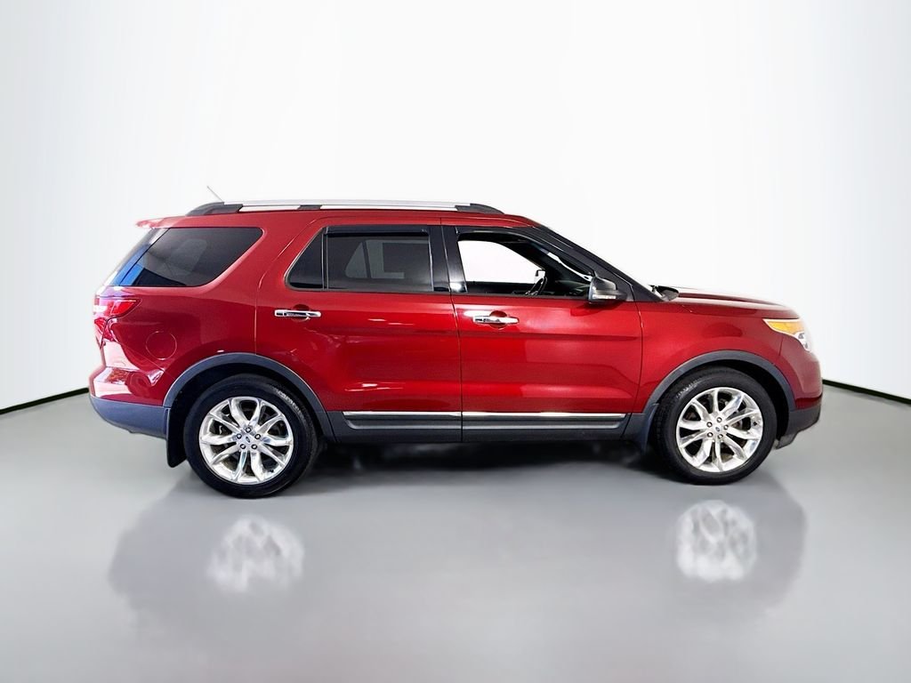 Used 2013 Ruby Red Metallic Tinted Clearcoat Ford XLT image 13