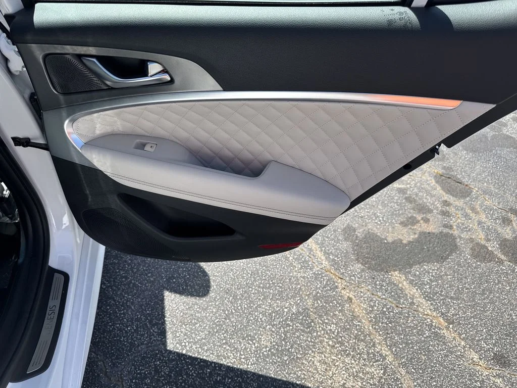 2025 GENESIS G70 Sport Advanced - Photo 16