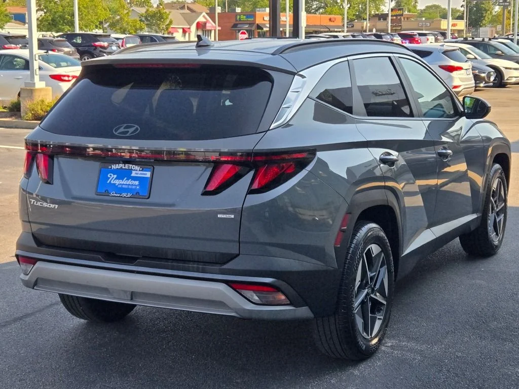 Used 2025 Gray Hyundai SEL image 10