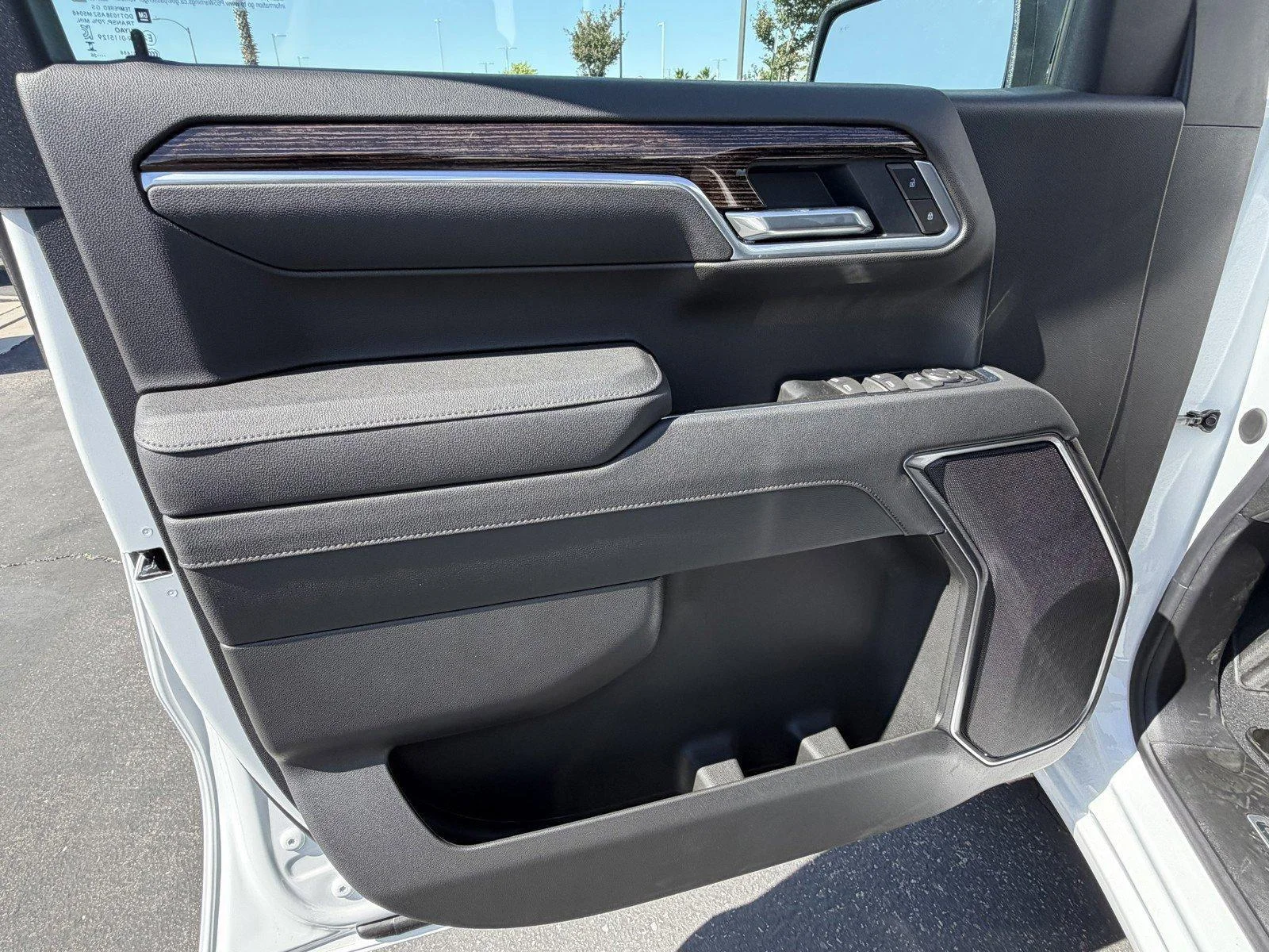 New 2026 Summit White GMC SLE image 15
