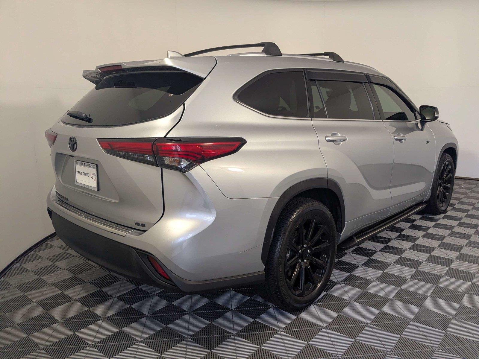 Used 2021 Celestial Silver Metallic TOYOTA XLE image 5