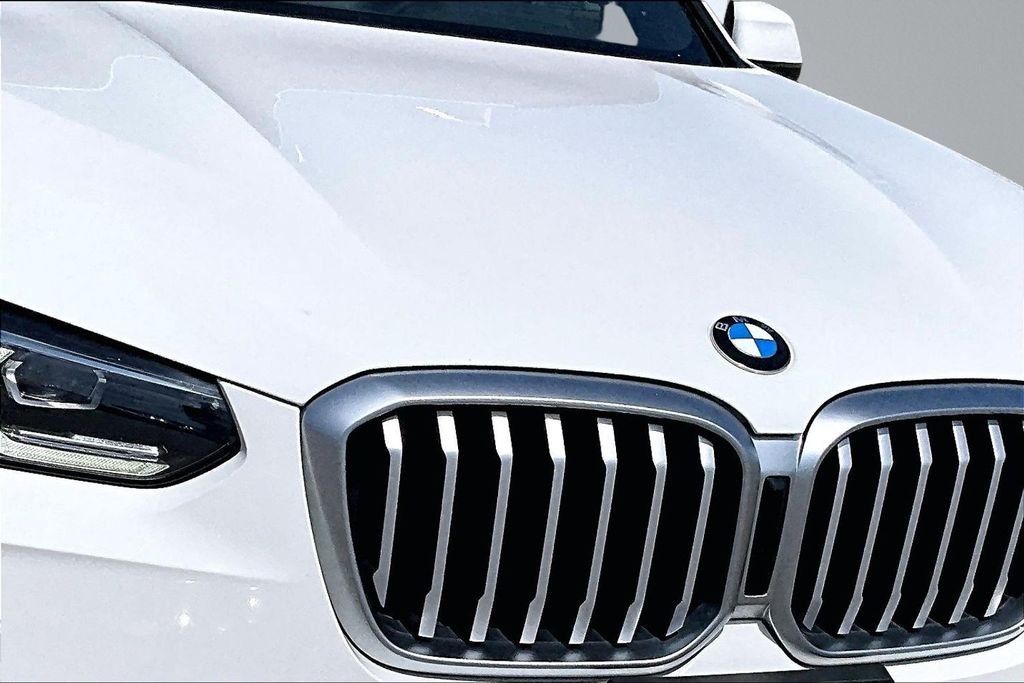 Used 2023 White BMW sDrive30i image 27