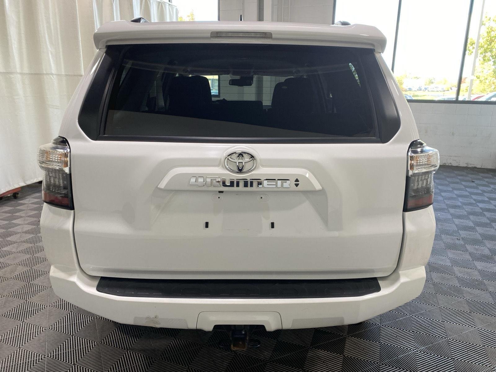 Used 2024 Ice Cap Toyota SR5 image 6