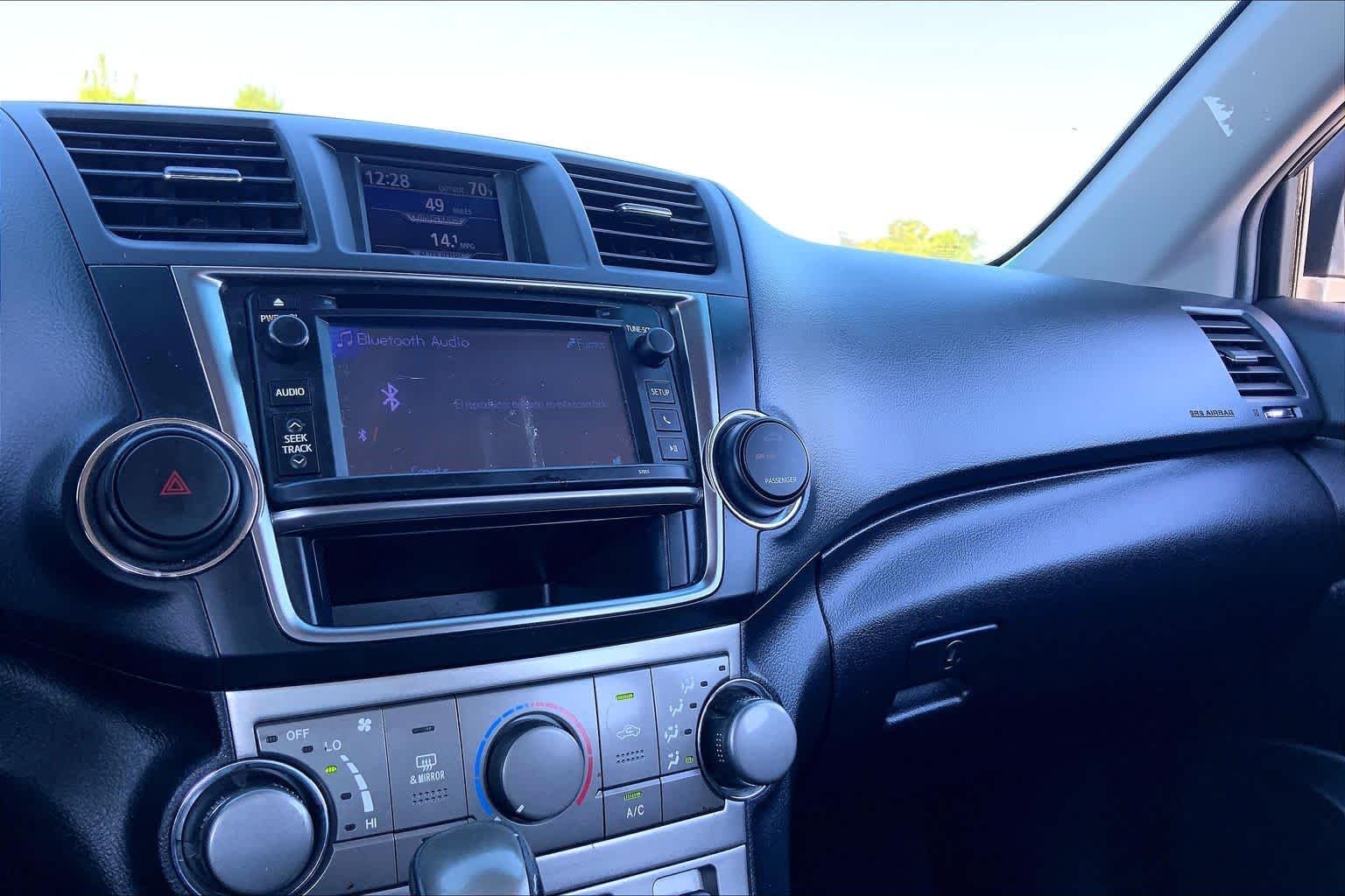 Used 2013 Magnetic Gray Metallic Toyota SE image 35