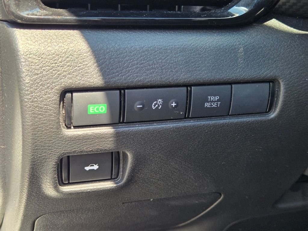 Used 2025 White Nissan SV image 23