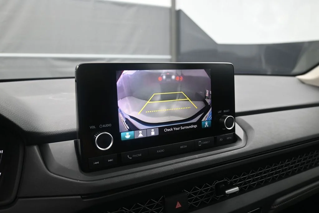 Used 2025  Honda SE image 28