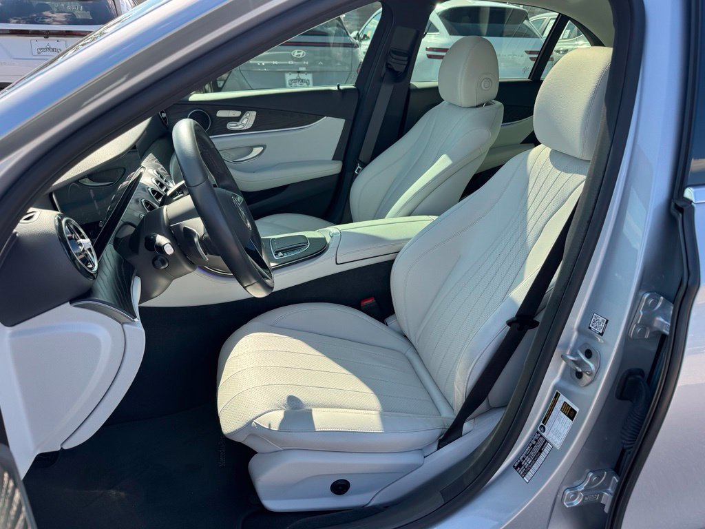 2022 Mercedes-Benz E-Class E350 - Photo 16