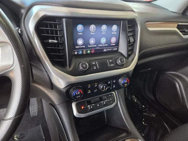 Used 2021 White GMC SLE image 24