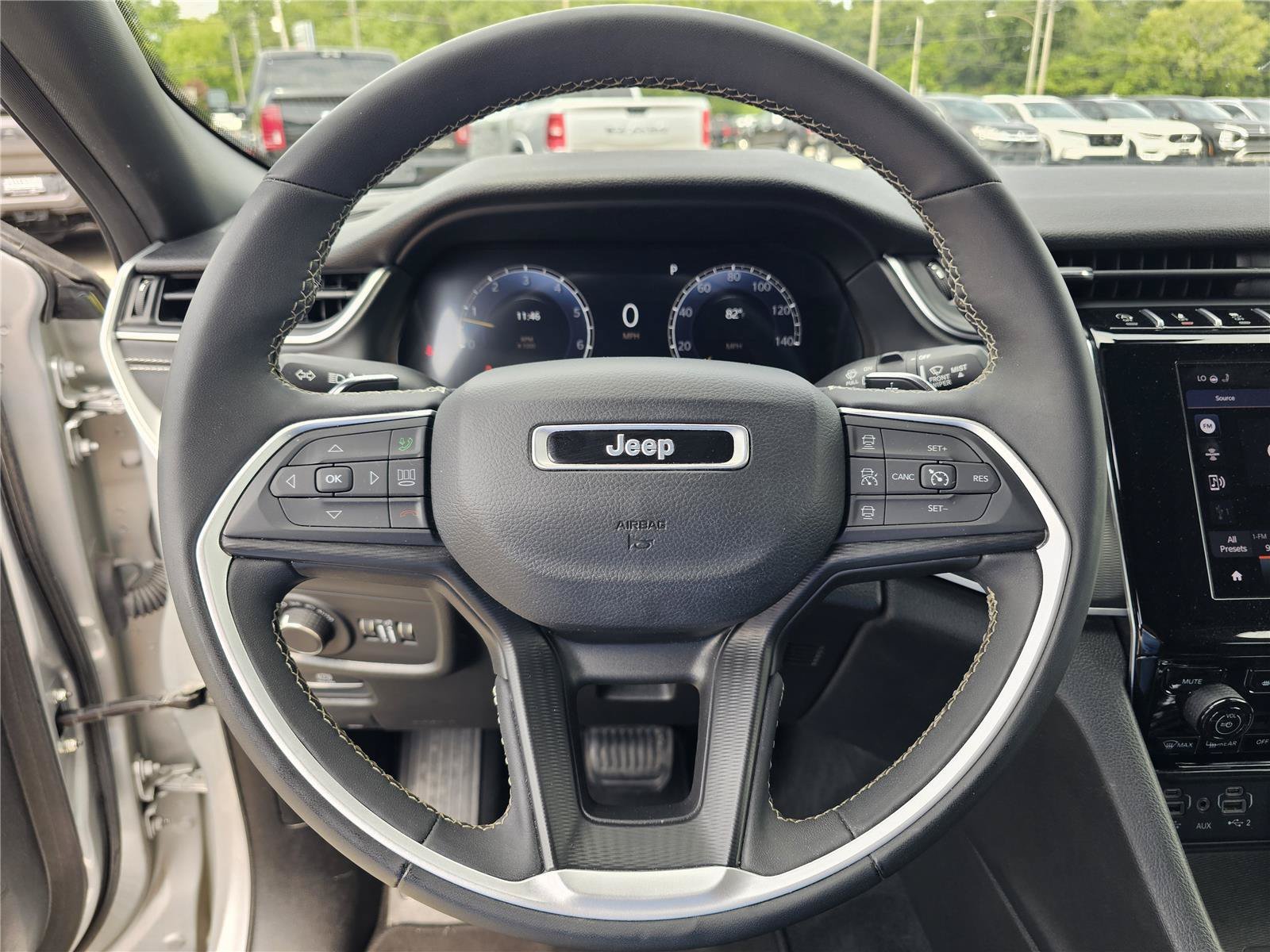 Used 2024 Silver Zynith Jeep Altitude image 19