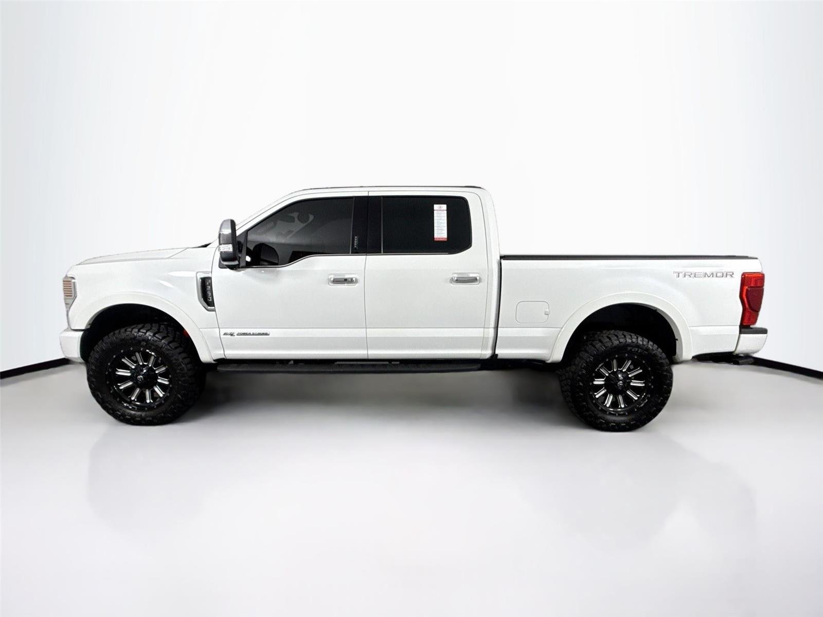 Used 2022 Star White Metallic Tri-Coat Ford Platinum image 14
