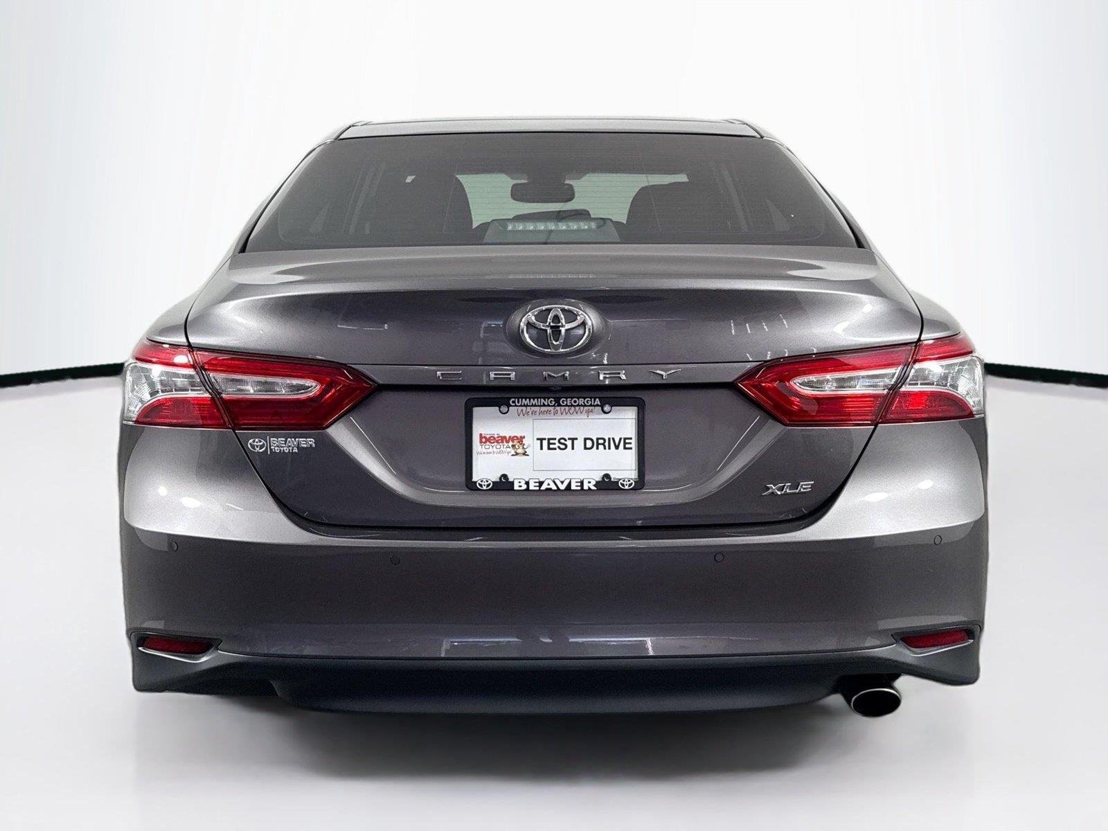 Used 2018 Predawn Gray Mica Toyota XLE image 11
