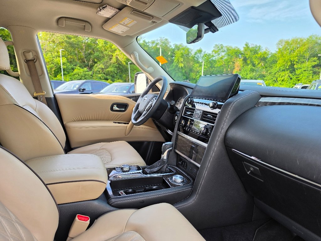 Used 2023 Aspen White TriCoat Nissan Platinum image 30
