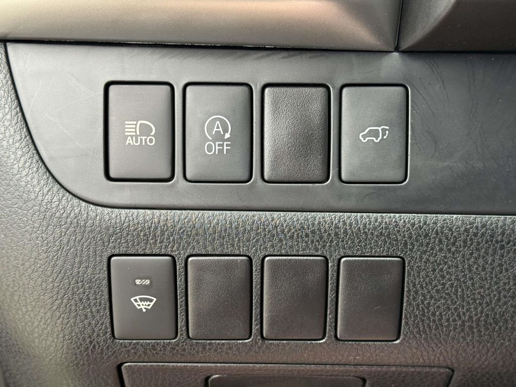 Used 2017 Black Toyota XLE image 32