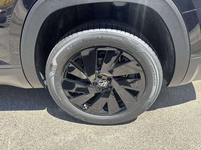 New 2026 Black Volkswagen 2.0T SE w/Technology image 6