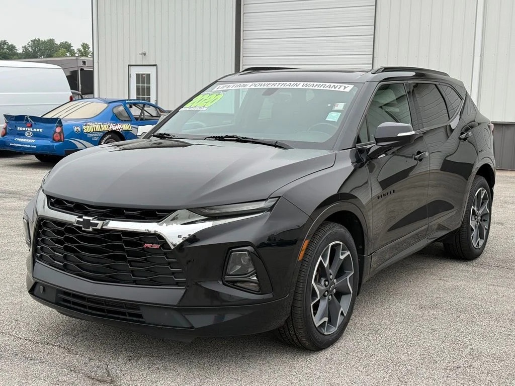 Used 2020  Chevrolet RS image 3